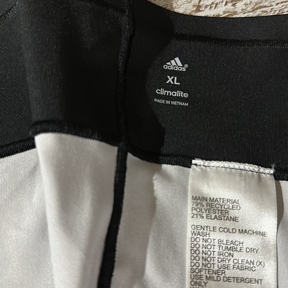 ADIDAS Size XL Womens Ultimate Fit 3/4 City Tight Excellent Cond - Picture 9 of 10